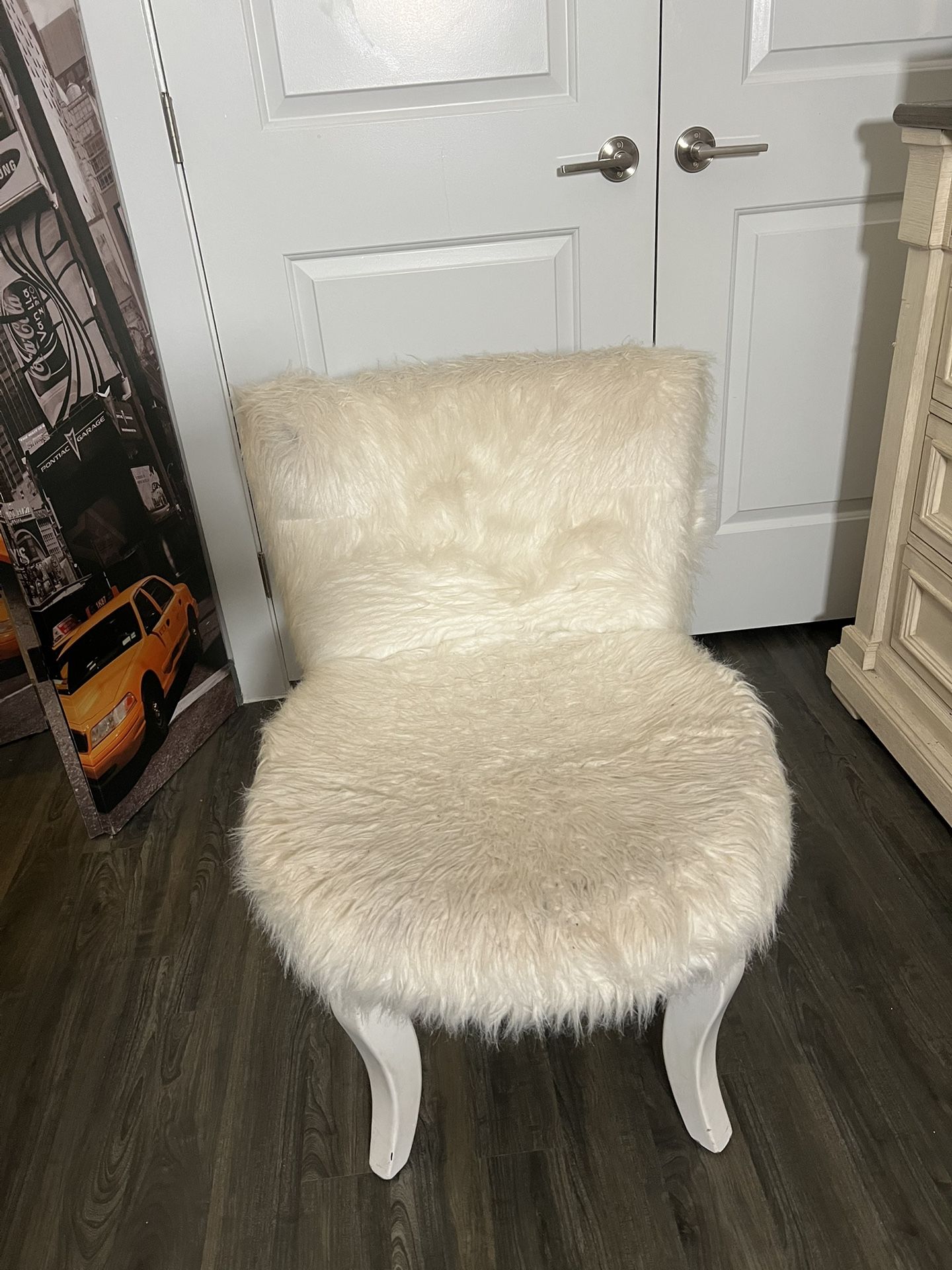 White fur Chair