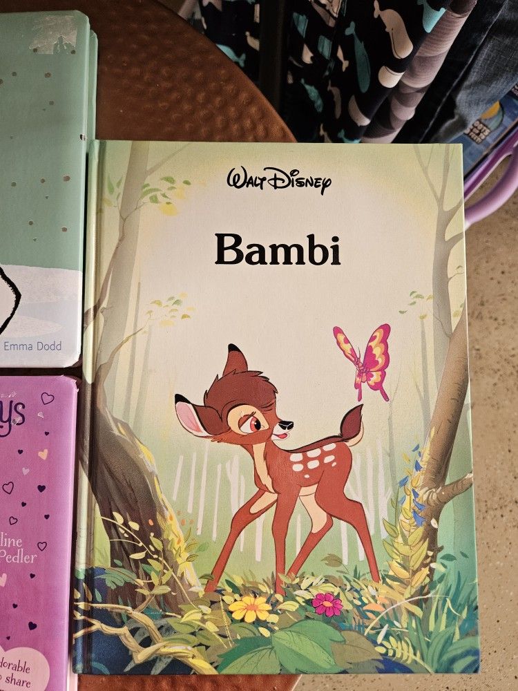 Walt DISNEY BAMBI BOOK. Very Good Condition 