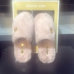 MK Michael Kors: Alexus Closed Toe Short Faux Fur Slippers Size:8
