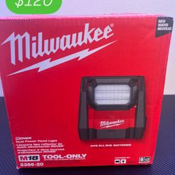 Milwaukee Rover Flood Light 