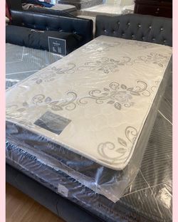Twin size mattress / Colchon