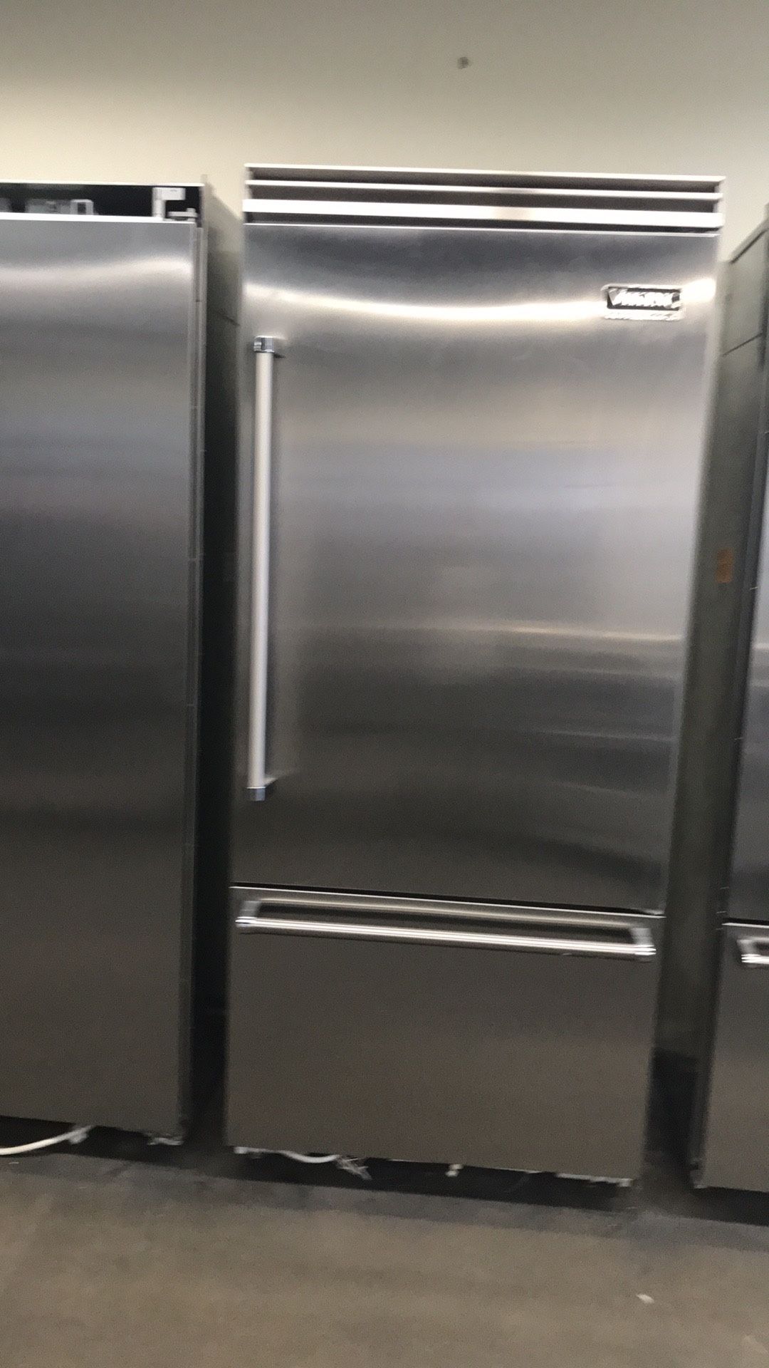 Viking 36”Wide 5Series Built In Bottom Freezer Refrigerator Stainless Steel