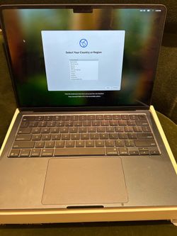 Apple MacBook Air 13" M4 (2025) — 16GB RAM, 256GB SSD, AppleCare+