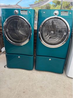 Electrolux washer and gas dryer