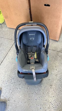UPPAbaby MESA carseat with base