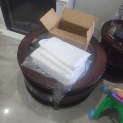 10 pack round table cloths 