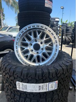 17's rims ONYX STYLE 6X139 OFFSET : +1 / 4 NEW TIRES 285/70/17 BF GOODRICH all terrain installed and Balanced