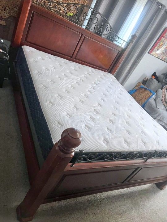 King Iron Wood Bed Frame with Mattress and Boxsprings