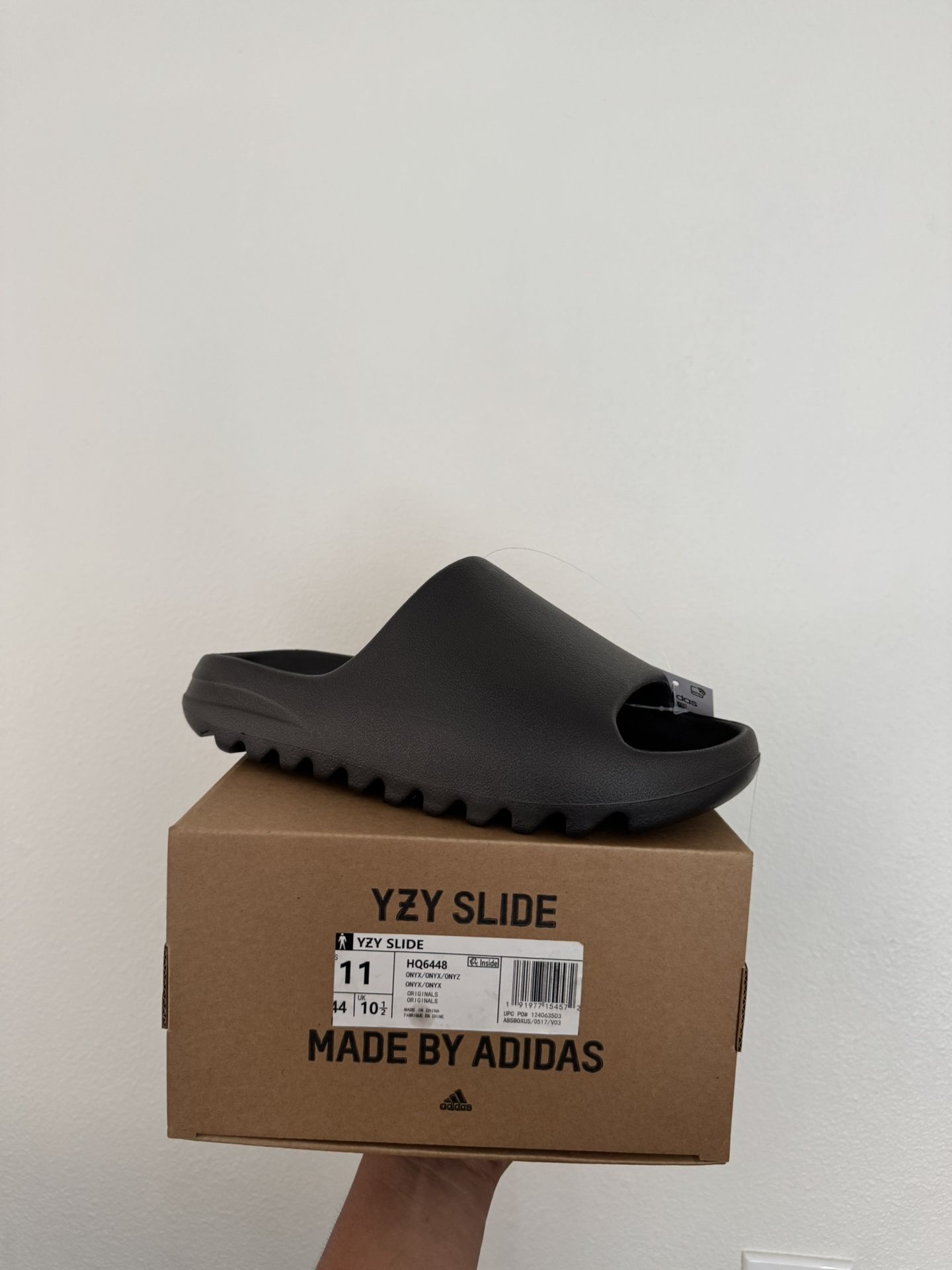 Yeezy Slide Onyx Size 11