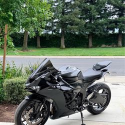 2024 zx6r abs 9700 miles clean title