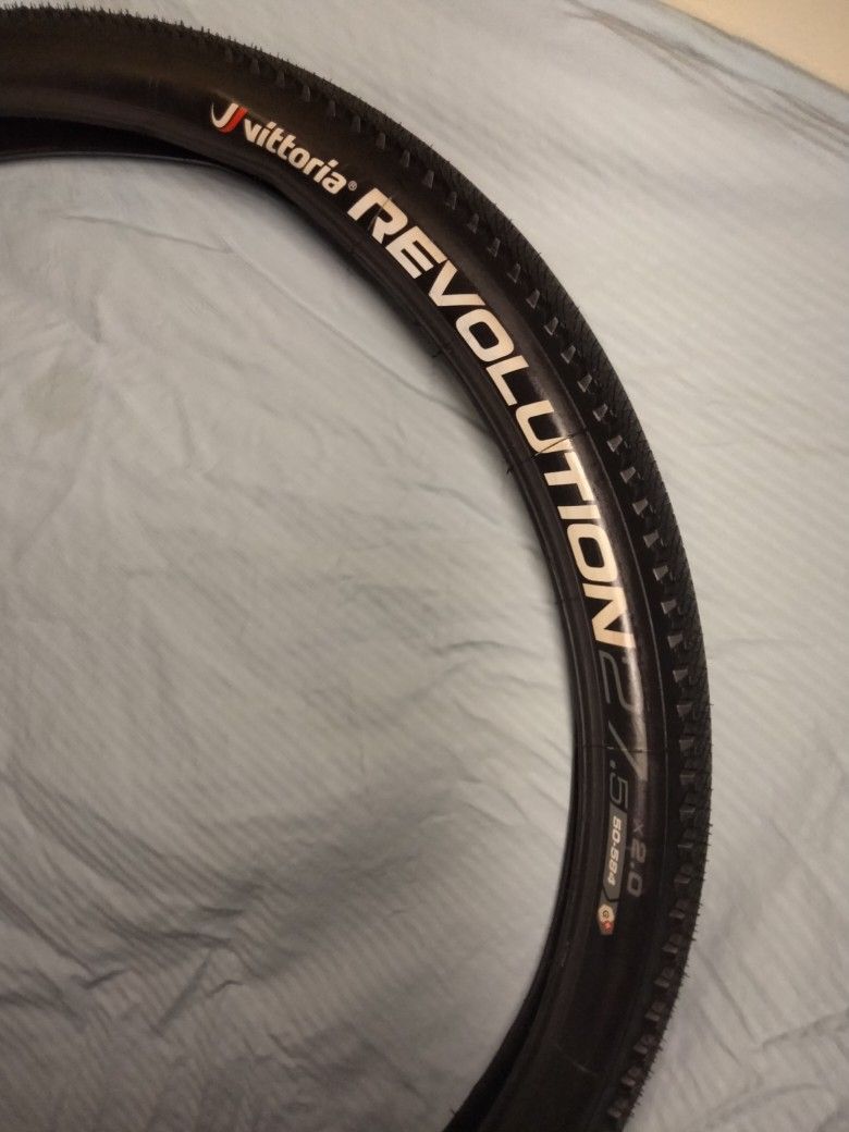 New Victtoria Revolution 27.5x2.0 Tire.