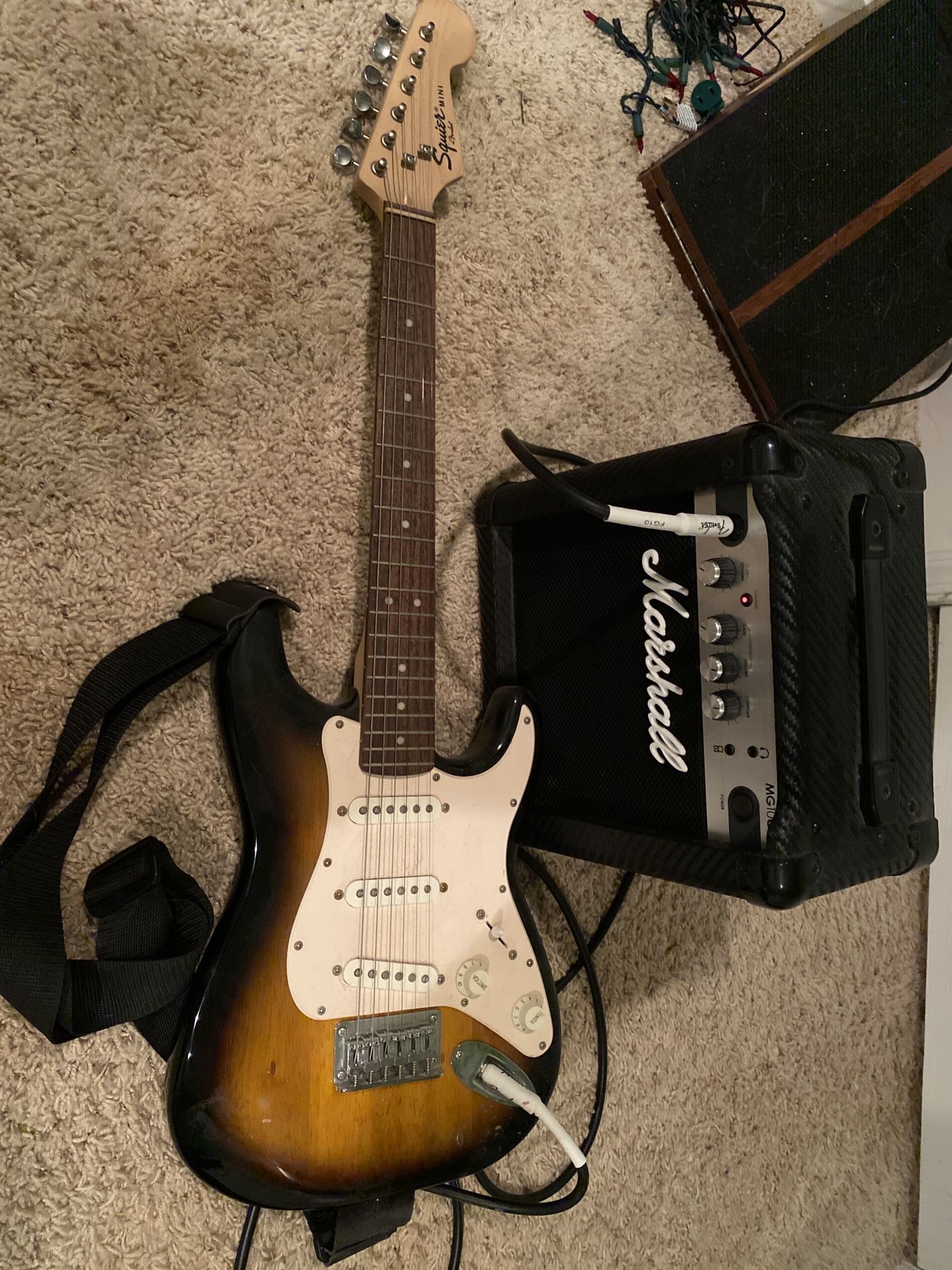 Electric Guitar with Speaker