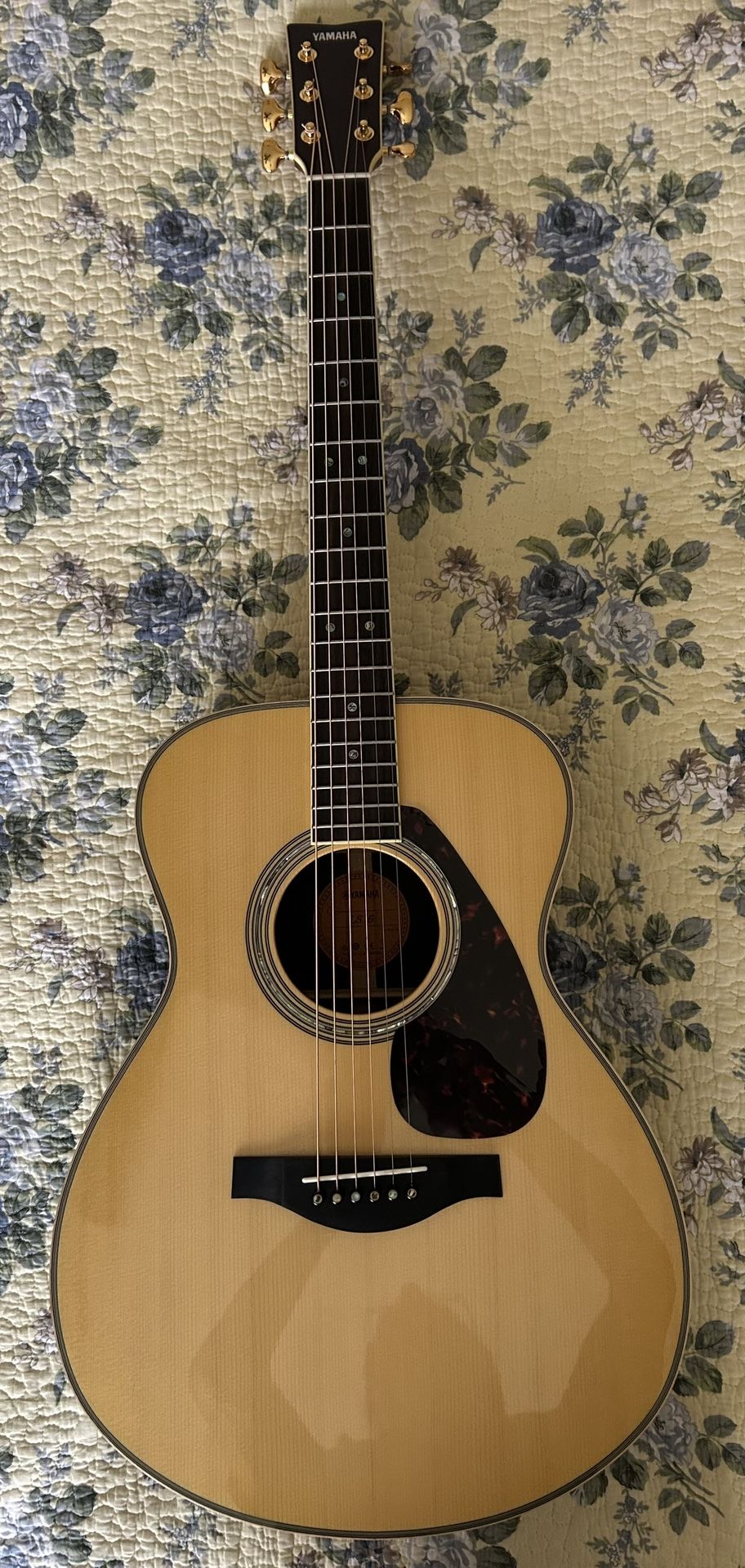 Yamaha LS 16 Acoustic Guitar 