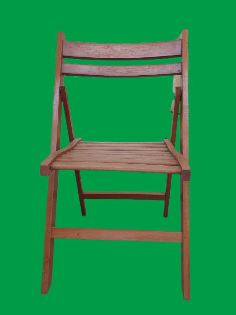 Vintage Foldable Slat Wooden Chair 

