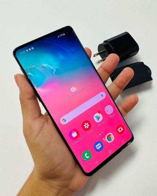 SAMSUNG Galaxy S10, Factory Unlocked, Excellent Condition. Like New