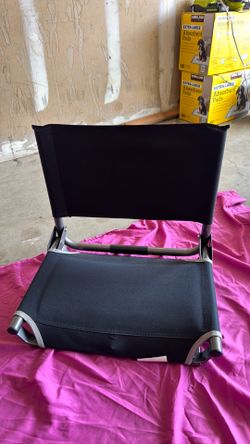 Folding stadium chair