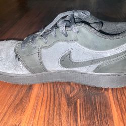 jordan 1 low se craft dark smoke grey varsity red 