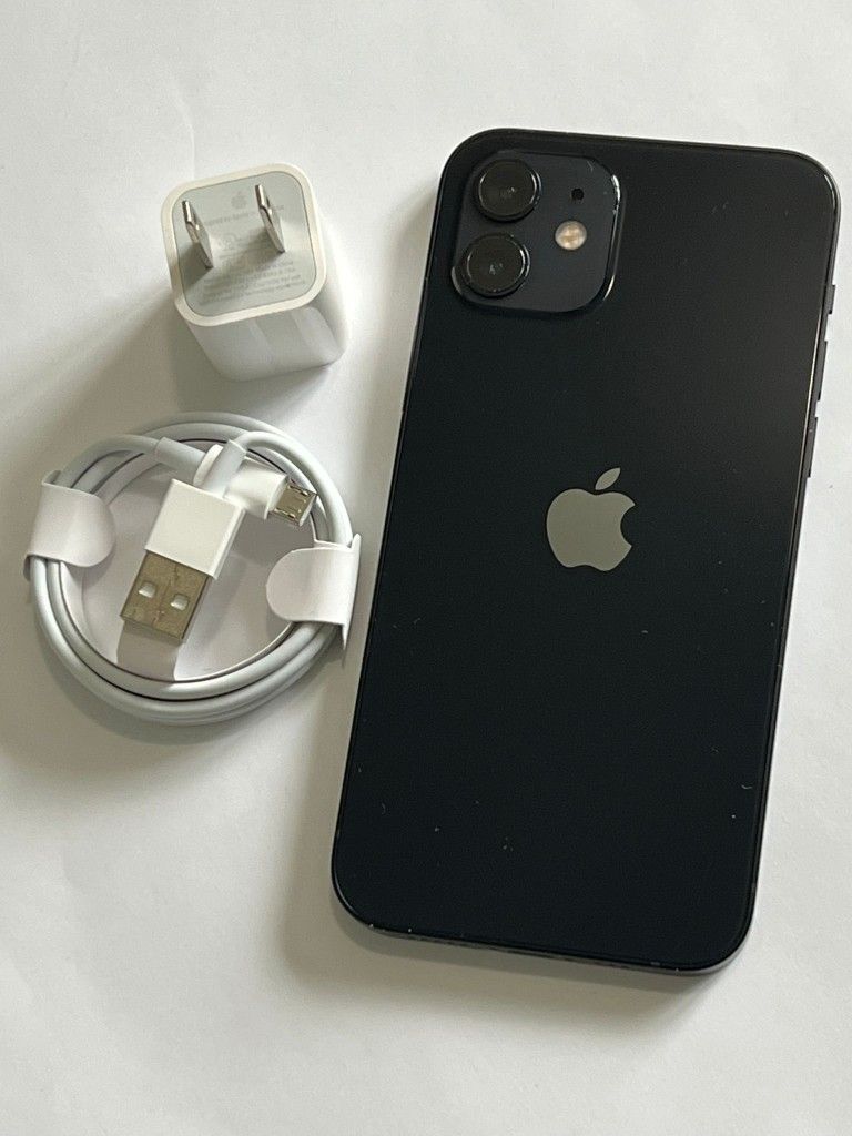 iPhone 12 , Factory Unlocked, Excellent Condition Like New