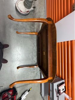 Dining room table for sale!