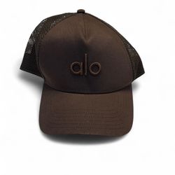 Alo Snapback District Trucker Hat in Espresso