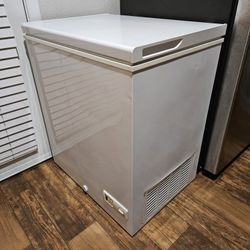GE Chest Freezer 