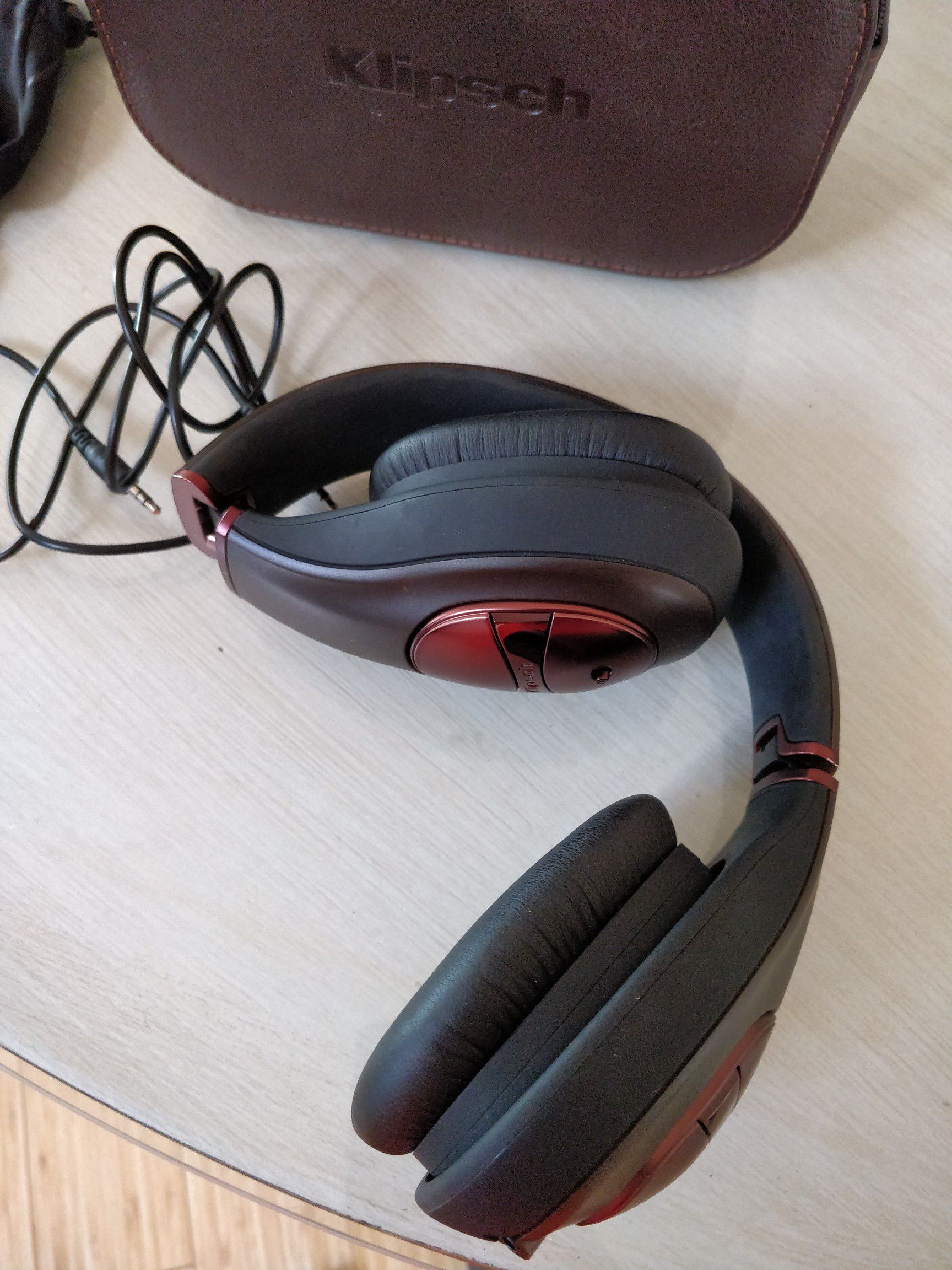 Klipsch M40 headphones