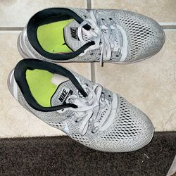 Nikes Free Rn Women’s 8