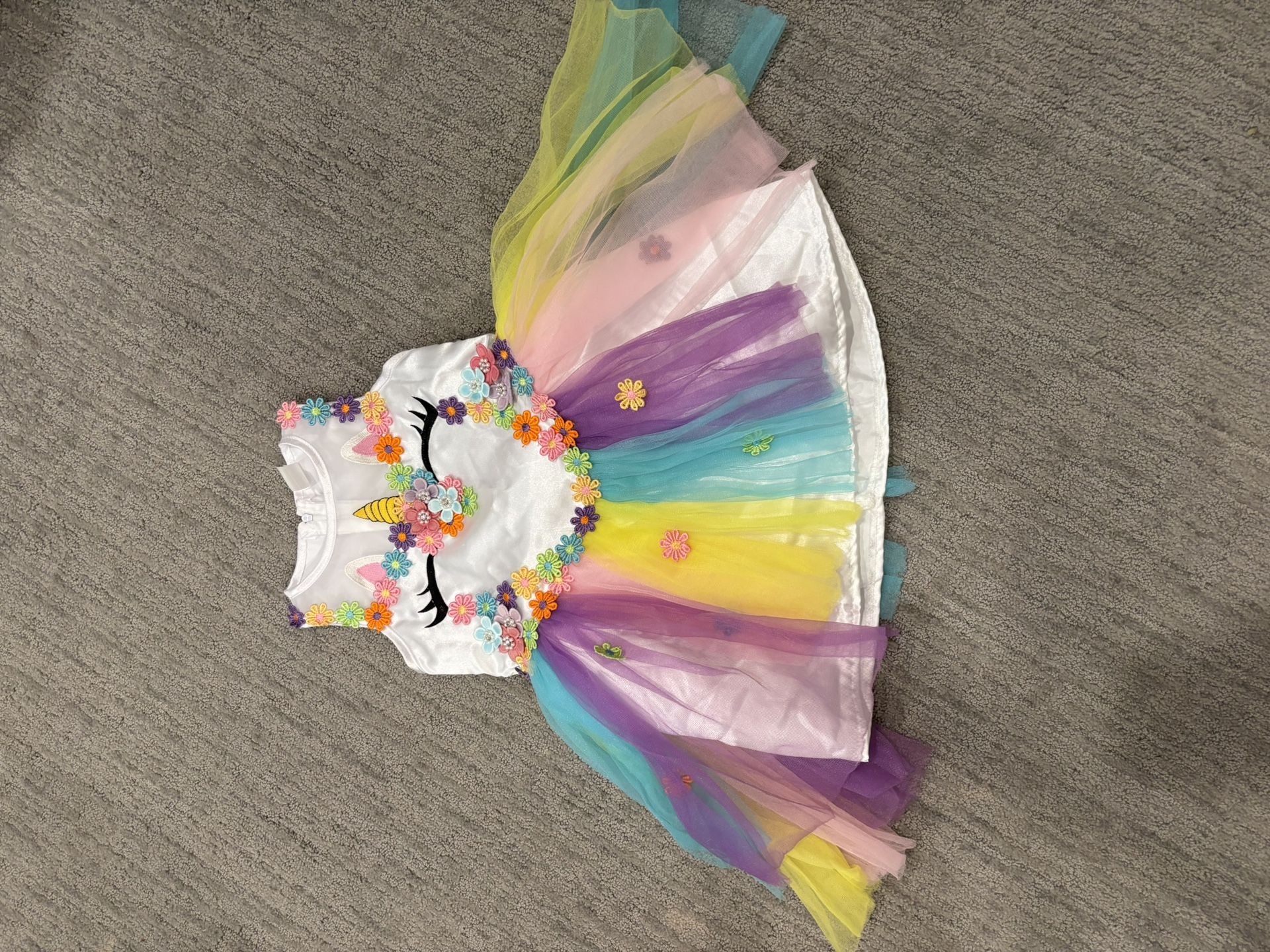 Girl Unicorn Costume (3-4 yr)
