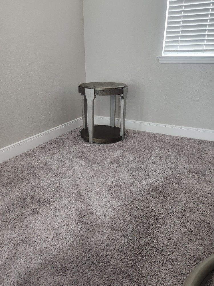 BEAUTIFUL END TABLE! VERY STURDY