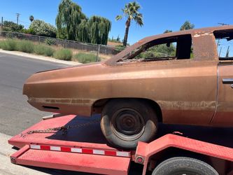 74,75,76 Impala / Caprice  2 Door Glass House Passenger Side Quarter Panel