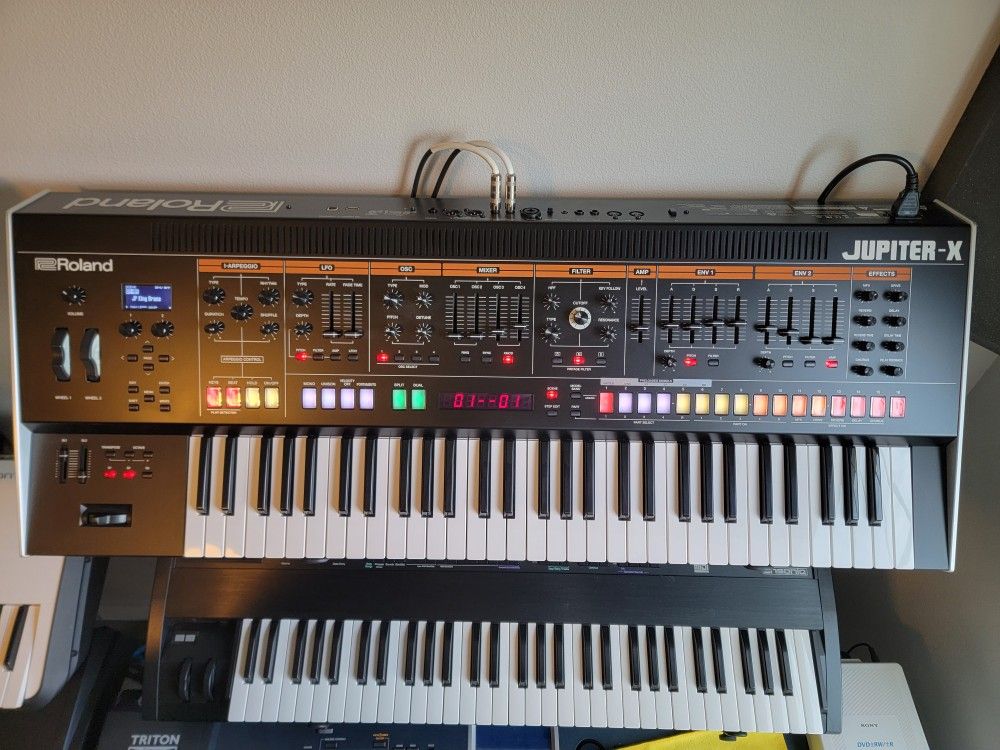 Roland Jupiter X 