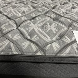 King Mattress Hybrid Cooling 