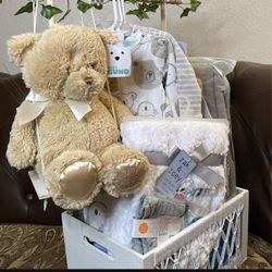BABY SHOWER GIFT BOX