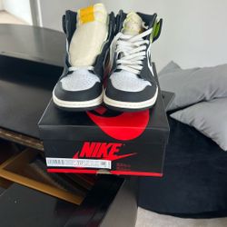 Jordan 1 Volt Size 10.5