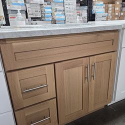 Beautiful Oakwood Bathroom Vanity 36"