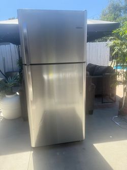 Refrigerator frigidaire