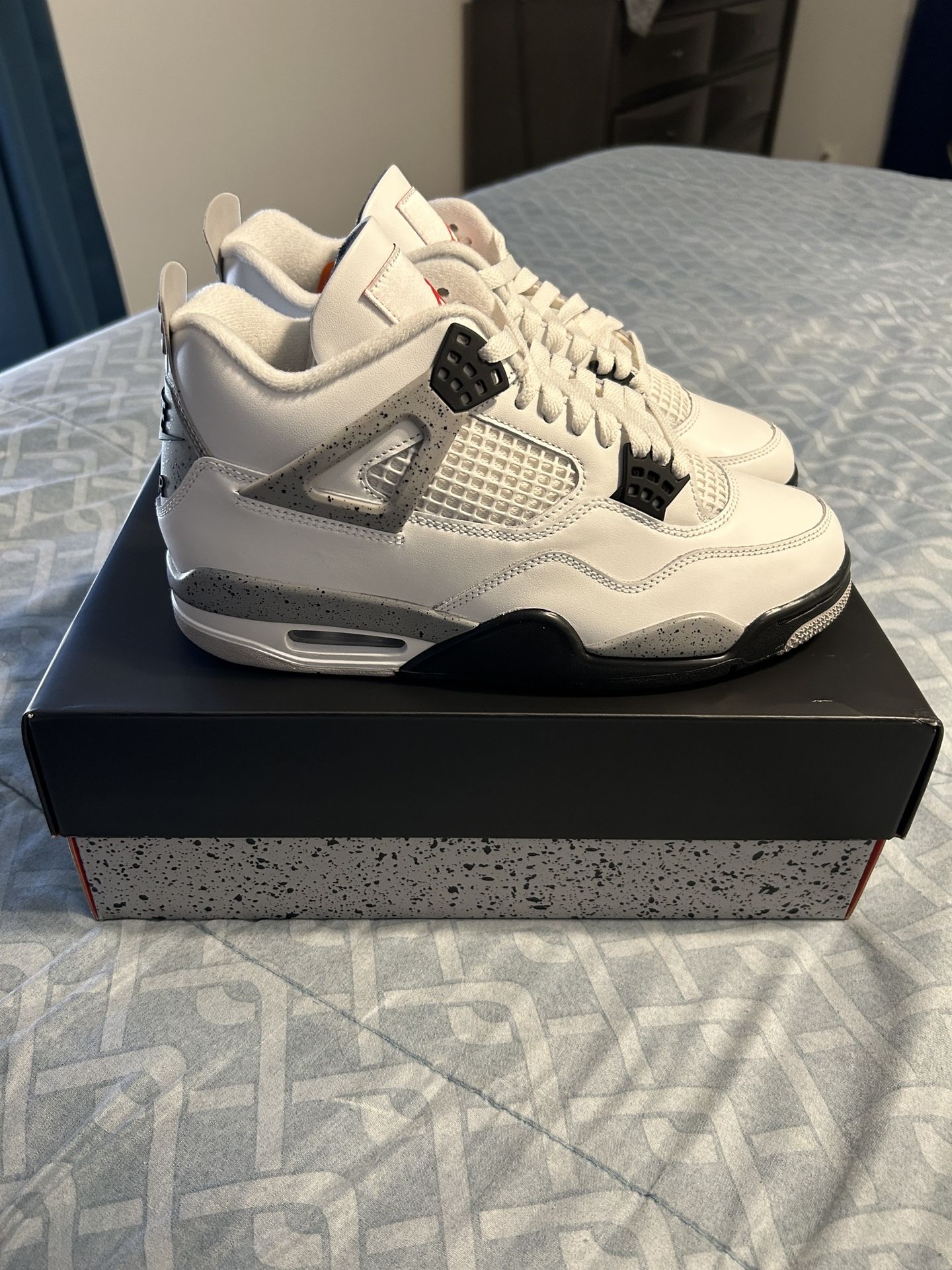 Air Jordan 4 White Cement Retro Size 8.5 Mens Brand New Dead Stock. 