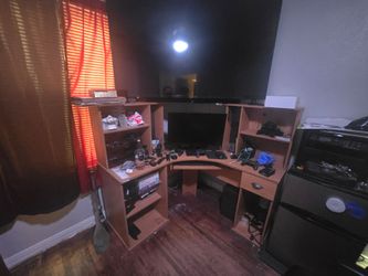 Wood Corner Computer Desk with Shelves