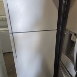 WHIRLPOOL 18CUFT FRIDGE