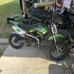 Apollo Dirt Bike