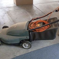 Black and Decker Electric Lawn Mower