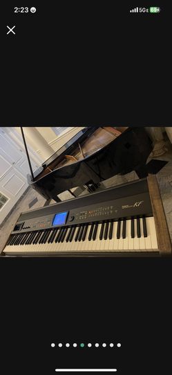 Roland Piano Keyboard - Pending Sales 