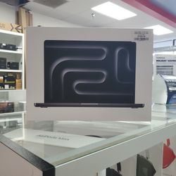 14" MacBook Pro With M3 Chip/16gb//512gb SSD