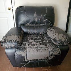 Very Comfy Recliner. Always Covered. Removed Covered To Washed And Saw The It's Is Peeling.