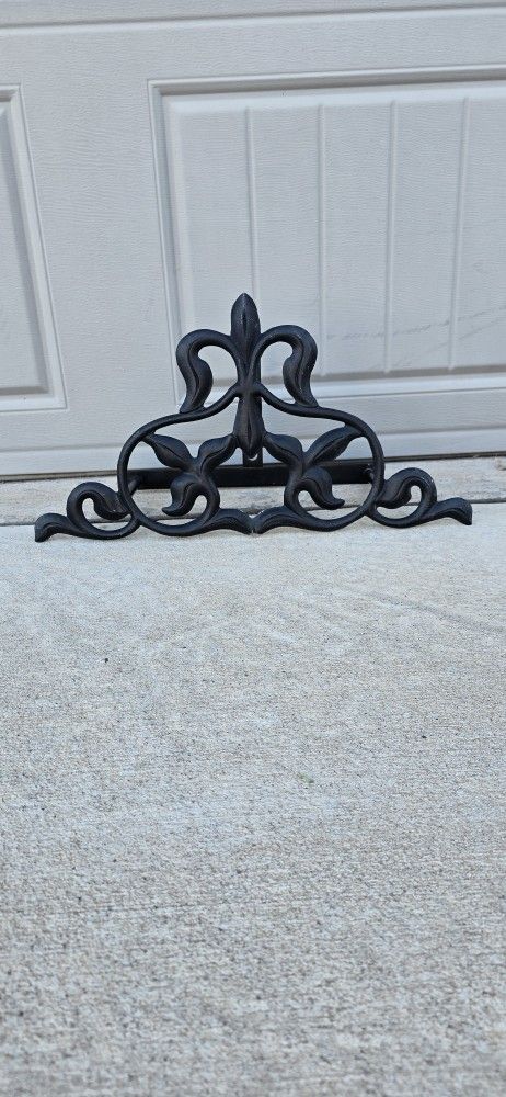 Water Hose Holder, ( Smaller Hose size) Cast Iron, Antique-Looking Design, Wall-Mounted, Great for your Garden or Shed.