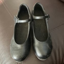 Womens Size 7.5 Tap Shoes 