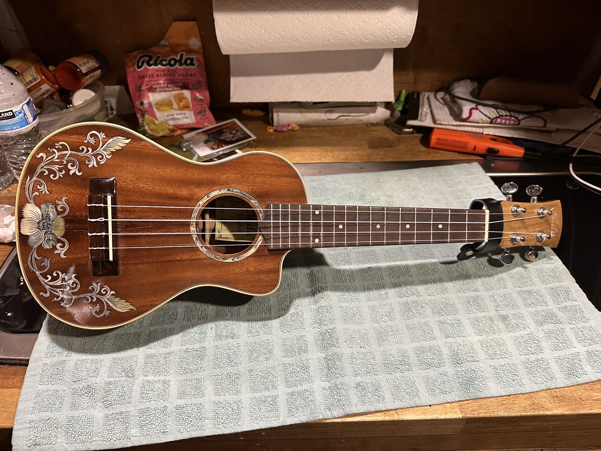 Alulu ukulele deals