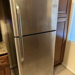 Frigidaire Refrigerator 