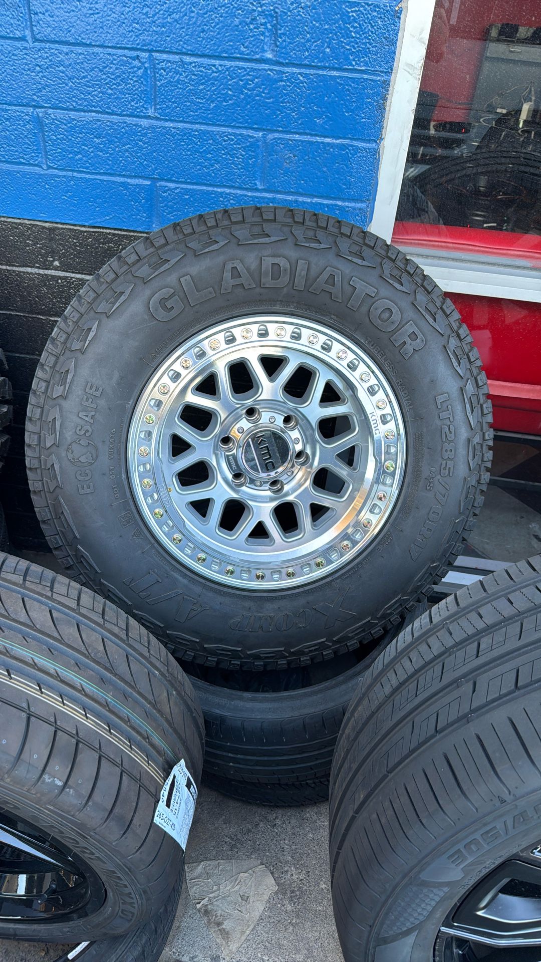Kmc 17x9 6x139 Llanta Usada 285 70 17