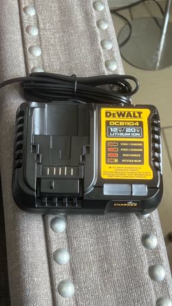 DeWalt 20V DCB1104 Charger brand new.